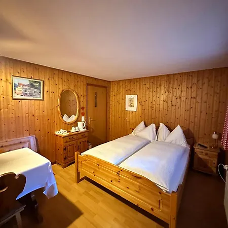 לינה וארוחת בוקר Chalet Gafri -Boutique B&B - Comfort And Hospitality - Near Interlaken וילדרסויל