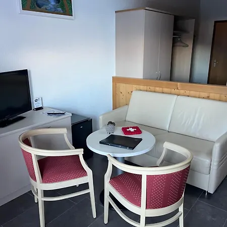 Gafri -boutique - Comfort And Hospitality - Near Interlaken לינה וארוחת בוקר 3*